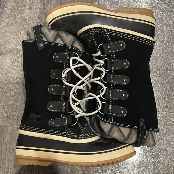 Sorel Joan of Arctic boot with chevron fleece trim - Picture 7 of 9